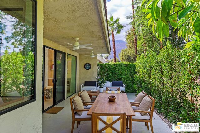 2264 Oakcrest Drive, Palm Springs, CA 92264
