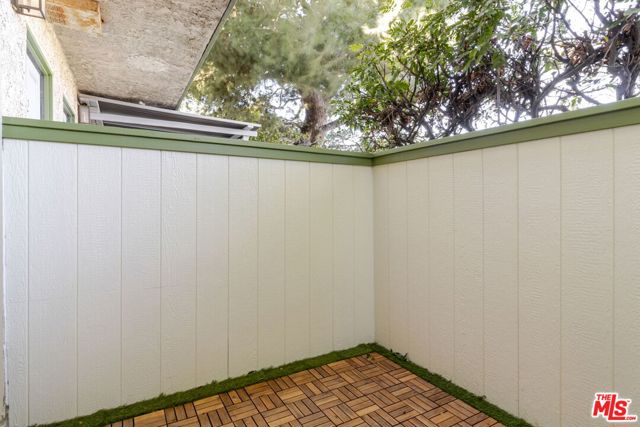 7550 Zombar Avenue, Van Nuys CA: https://media.crmls.org/mediaz/51732f7f-a145-42fc-b901-d1660b1e683b.jpg