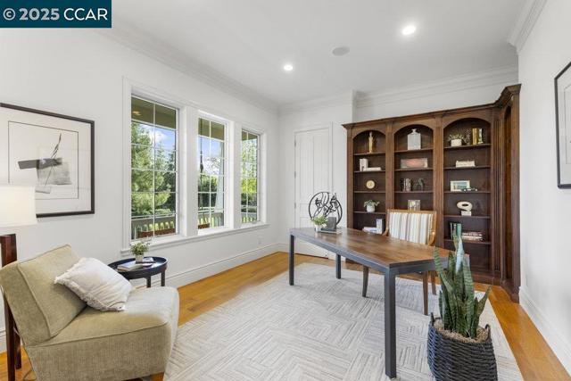 21 Meadow Lake Dr, Danville CA: https://media.crmls.org/mediaz/51738ab4-a4c5-4e69-adbb-a795d83350dc.jpg
