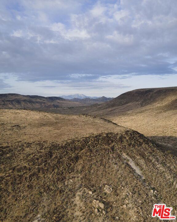 2339 Inca Trail, Yucca Valley CA: https://media.crmls.org/mediaz/5173ec8e-911c-4672-b0e8-bcd94f012b43.jpg