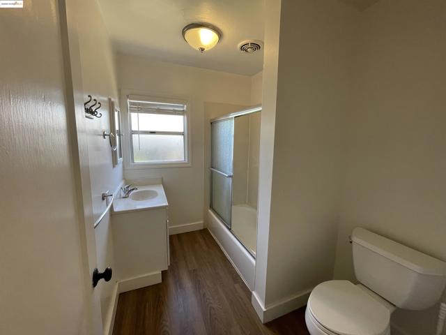 1260 Mesa St, Concord CA: https://media.crmls.org/mediaz/51747c42-c20a-47d9-85a8-daaf750c7d35.jpg