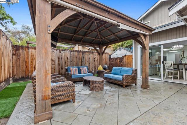 60 W South St, Tracy CA: https://media.crmls.org/mediaz/5174cf48-0c9a-48d3-9ce6-4faa871c2608.jpg