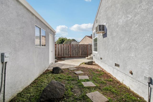 28250 Pacific Street, Hayward CA: https://media.crmls.org/mediaz/51758e6d-c477-43f9-aabb-d9136d40caa1.jpg