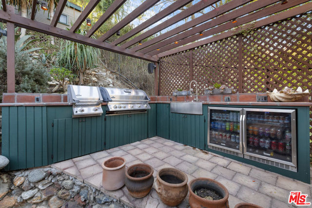 400 W Avenue 42 Avenue, Los Angeles CA: https://media.crmls.org/mediaz/51764d61-432b-4c39-87b5-6fe262d8bbf2.jpg
