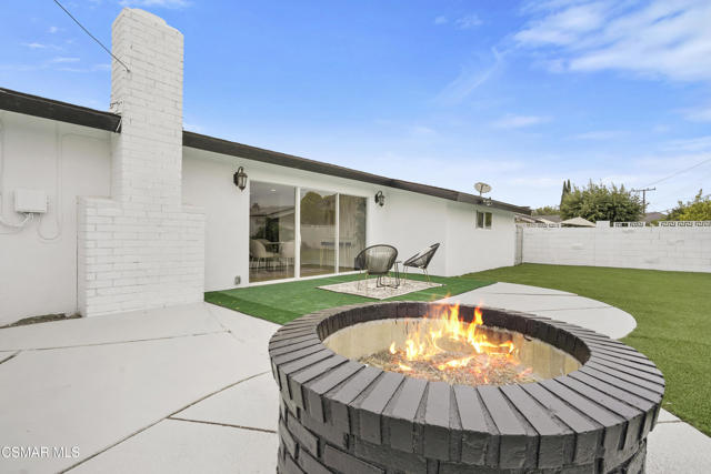 174 Wendy Drive, Thousand Oaks CA: https://media.crmls.org/mediaz/5176695a-566d-4eb7-93d4-8e41489d1d51.jpg