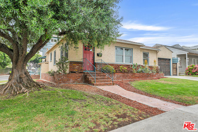 10945 Stever Street, Culver City CA: https://media.crmls.org/mediaz/517739cd-bc11-46aa-b622-12b980a4780c.jpg