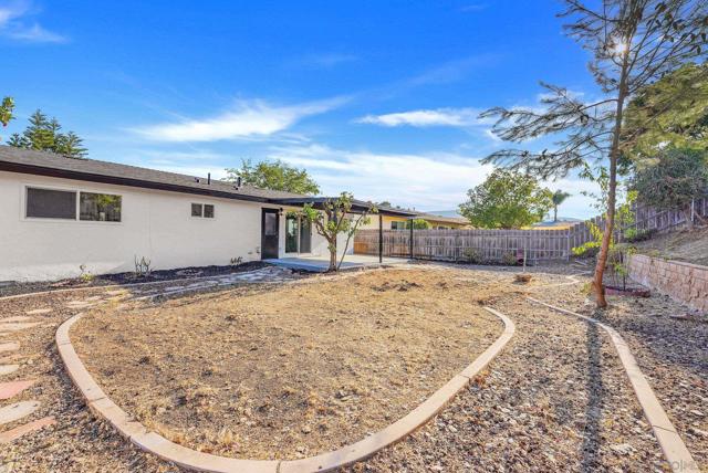 9058 Inverness Rd, Santee CA: https://media.crmls.org/mediaz/5177466b-c81b-4db3-8fc9-6e7768972e76.jpg
