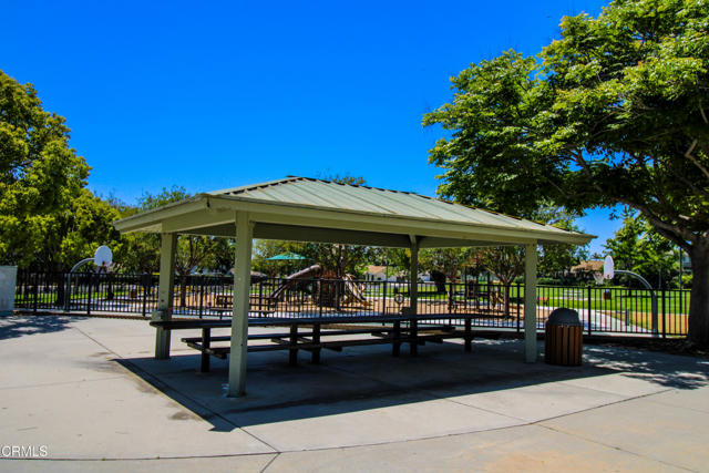 904 Calle Higuera, Camarillo CA: https://media.crmls.org/mediaz/51776e94-8e77-4eeb-a714-44c2e60939f9.jpg