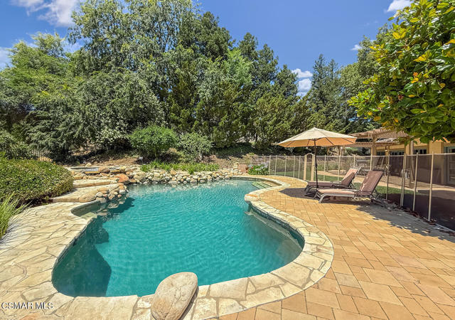 2317 Sierra Creek Road, Agoura Hills CA: https://media.crmls.org/mediaz/51777247-16fc-47e2-b463-276f9e2f288a.jpg
