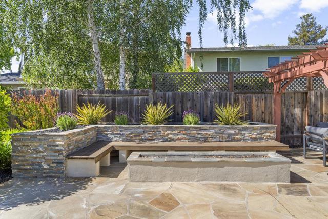 599 Dawn Drive, Sunnyvale CA: https://media.crmls.org/mediaz/51779c09-f175-4195-b142-eed5ec62a2c7.jpg