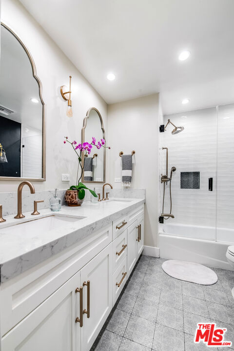 4635 Bellflower Avenue, North Hollywood CA: https://media.crmls.org/mediaz/5177c2c2-5c17-4cbd-8226-102ec12fa949.jpg