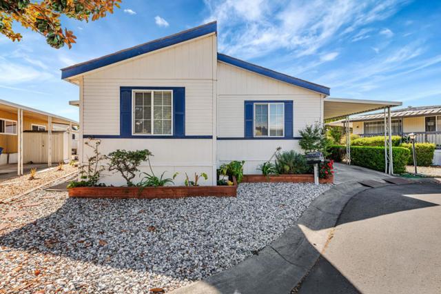 1580 Balein Court, Hayward CA: https://media.crmls.org/mediaz/5178b4bf-a440-4cc3-bd68-ec7d28e7ee32.jpg