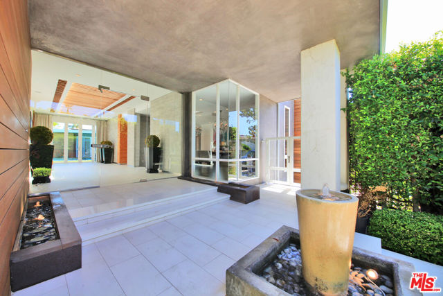 3054 Elvido Drive, Los Angeles CA: https://media.crmls.org/mediaz/51792865-f26b-46cf-a900-65f9514705ce.jpg
