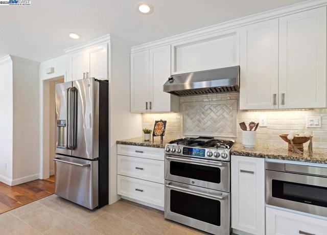 59 Arenas Ct, San Ramon CA: https://media.crmls.org/mediaz/517988ef-b3c2-4a2e-97ee-2bd0385354b4.jpg