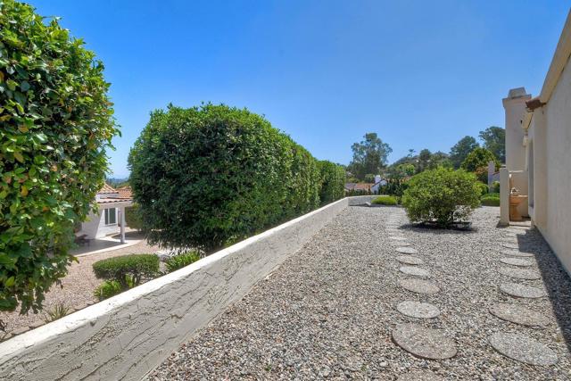 16078 AVENIDA AVEIRO, San Diego CA: https://media.crmls.org/mediaz/5179920e-57e2-4e80-bba3-54d13c334a6e.jpg