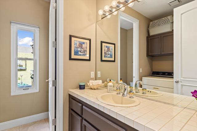 105 Lake Shore Drive, Rancho Mirage CA: https://media.crmls.org/mediaz/517a2c9f-3ff9-4921-9d4a-84dcddf90a96.jpg