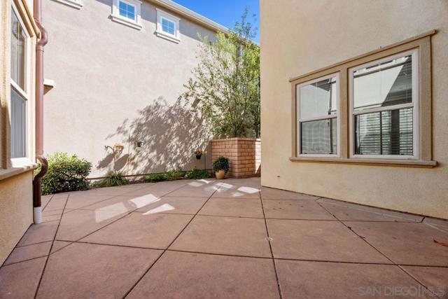 13563 Chamise Vista, San Diego CA: https://media.crmls.org/mediaz/517a3574-b07e-4982-8e42-cdd0b0090db2.jpg