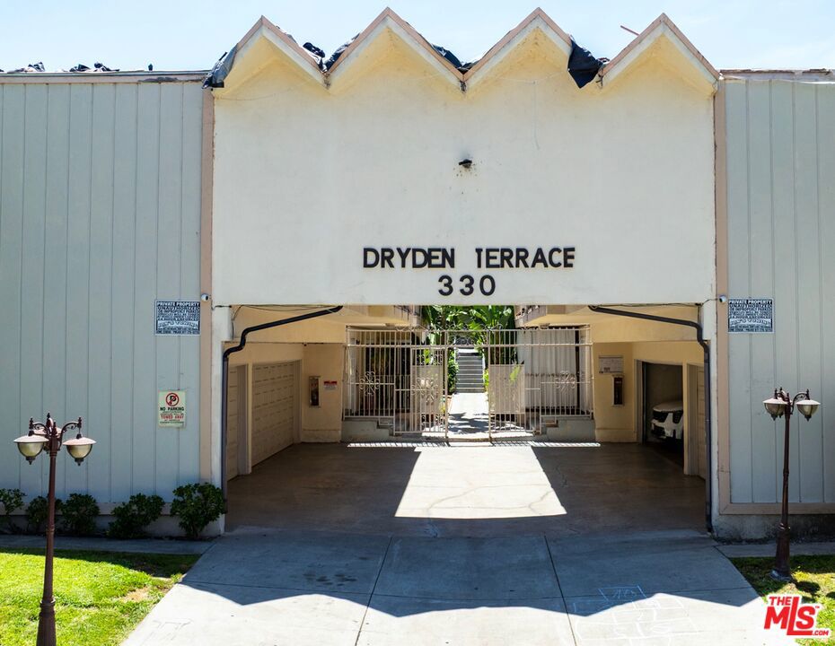 330 E Dryden Street #14