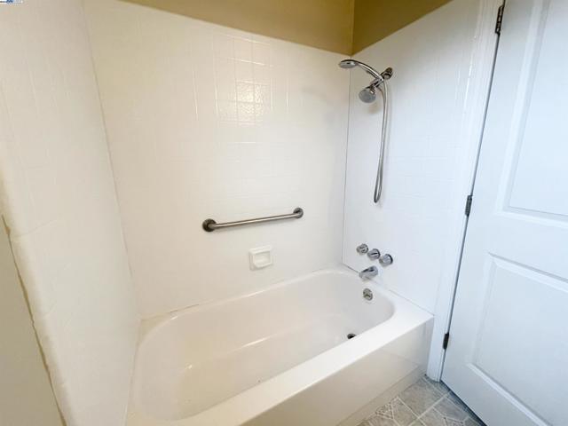 2120 Encinal, Alameda CA: https://media.crmls.org/mediaz/517a7b86-a630-40f8-a619-a1bcb2977460.jpg