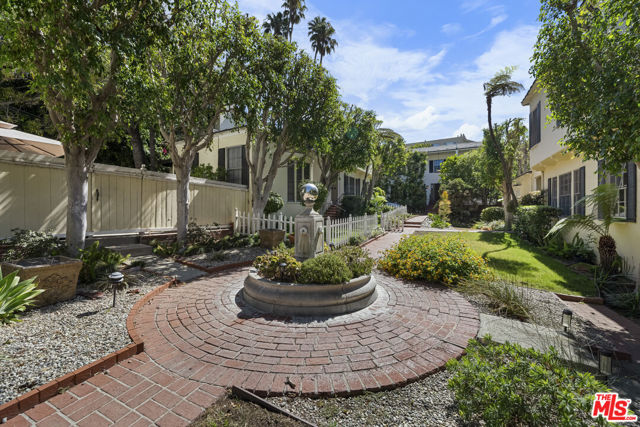 1722 N Vista Street, Los Angeles CA: https://media.crmls.org/mediaz/517aab2b-1e6b-404b-affe-c27d1805e63a.jpg