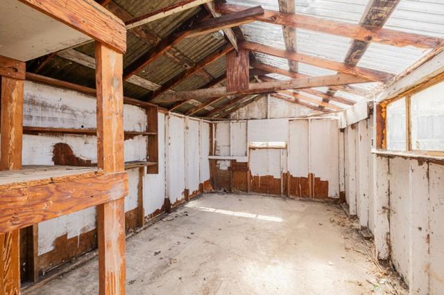 114 Iris Drive, Salinas CA: https://media.crmls.org/mediaz/517ac06b-bec6-4108-9a4b-a4e603d33acc.jpg