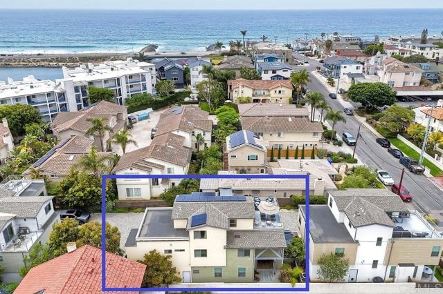 295 Chinquapin Ave, Carlsbad CA: https://media.crmls.org/mediaz/517ad57b-d0d7-4ff1-b7c8-8105c5d5fdec.jpg