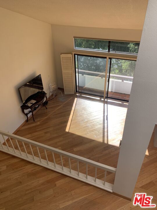 1629 Michael Lane, Pacific Palisades CA: https://media.crmls.org/mediaz/517aede5-847b-4ce6-8a2a-4f9717ccb788.jpg