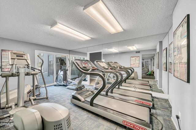 Detail Gallery Image 24 of 27 For 1940 N Highland Ave #10,  Los Angeles,  CA 90068 - 2 Beds | 2 Baths