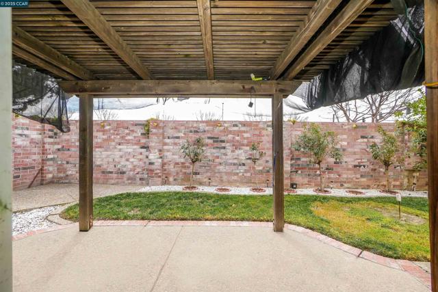 1974 Paradise Valley Ct, Tracy CA: https://media.crmls.org/mediaz/517b6901-2c8a-49e1-ba0e-cd1c66cf80e1.jpg