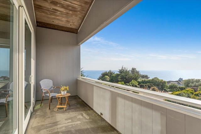 405 Heather Point Lane, Watsonville CA: https://media.crmls.org/mediaz/517c40b1-61b3-4fa5-b1cf-09dc27d7b7da.jpg