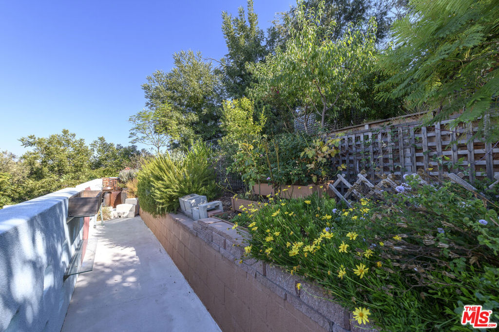 12236 LAUREL TERRACE DriveStudio City img 14