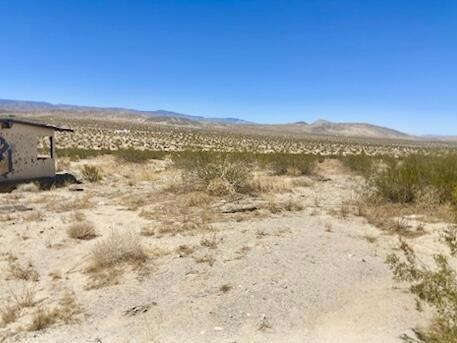 128 Caspers Road, Landers CA: https://media.crmls.org/mediaz/517ea2c7-21b8-44f4-9b61-bfe8c5601615.jpg