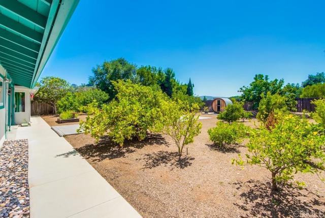 12919 Evalyn Place, Poway CA: https://media.crmls.org/mediaz/517f20bd-5a7f-4c47-9370-7d013f03c112.jpg
