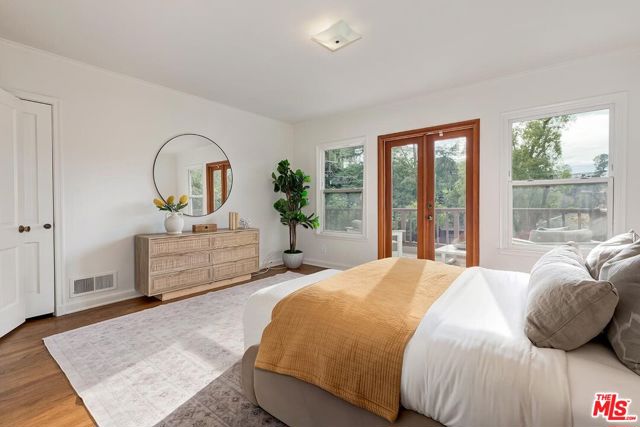 2541 Park Oak Drive, Los Angeles CA: https://media.crmls.org/mediaz/517fa3f8-2b6a-49ab-baad-bef998b1de52.jpg