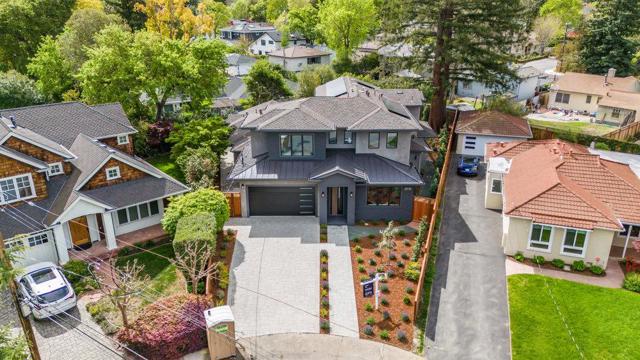 1303 American Way, Menlo Park CA: https://media.crmls.org/mediaz/517fd973-6d38-4401-92ec-38c8bad82fcc.jpg