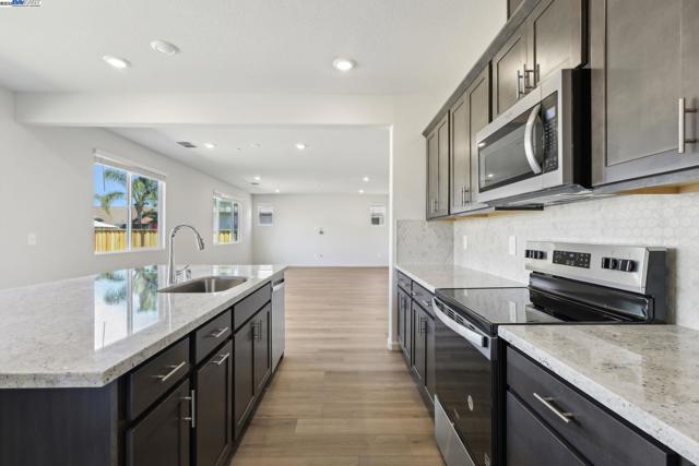 5204 Cardinal Court, Antioch CA: https://media.crmls.org/mediaz/517ff57d-c7fc-40f9-b9b8-379292155d4d.jpg