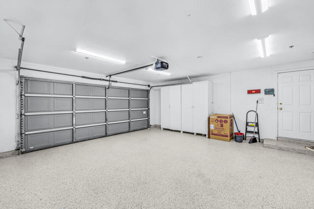 10341 Palm Drive, Desert Hot Springs CA: https://media.crmls.org/mediaz/5180340b-0e3f-4239-ba0a-ff5154d4b10c.jpg
