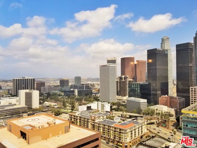 1100 Wilshire Boulevard, Los Angeles CA: https://media.crmls.org/mediaz/5180387b-7506-4cd2-9eac-21563df7f67a.jpg