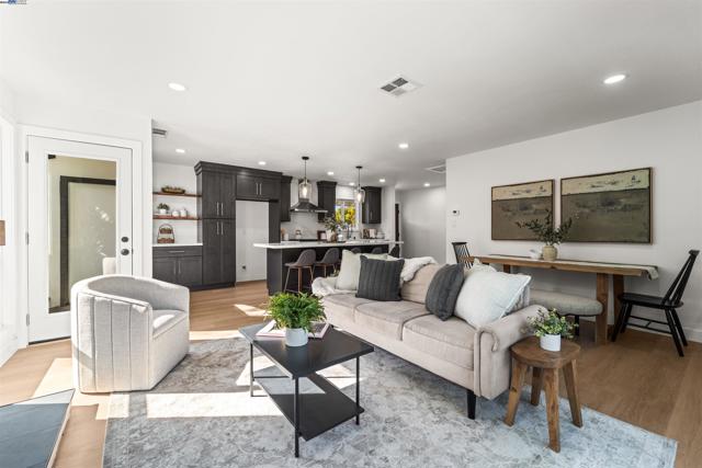 4119 Churchill Dr, Concord CA: https://media.crmls.org/mediaz/518059a2-b7d2-4046-b8ee-7d460db252ba.jpg