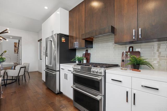 731 Valley Avenue, Solana Beach CA: https://media.crmls.org/mediaz/51810419-a59f-4ed0-b8f2-d4e055d64646.jpg