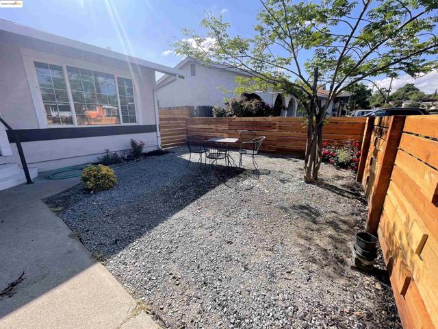 2723 E Tregallas Rd, Antioch CA: https://media.crmls.org/mediaz/5181a336-db90-4a21-9006-7663d44811a2.jpg