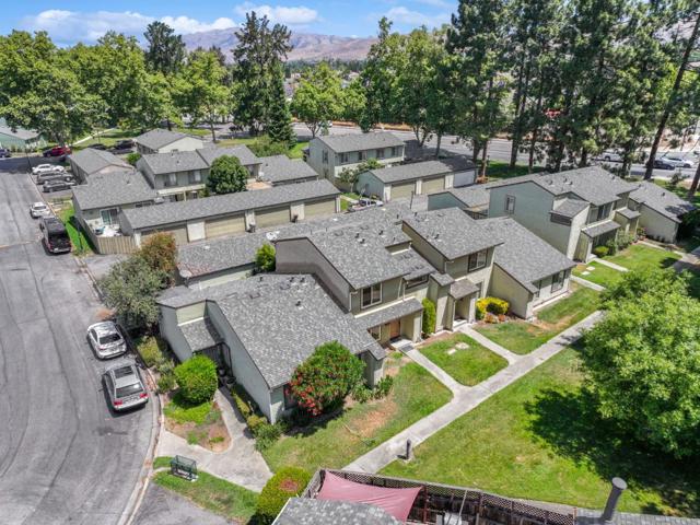 2044 Voss Park Lane, San Jose CA: https://media.crmls.org/mediaz/518244a3-1d5e-48bc-aa9c-176b910d03c8.jpg