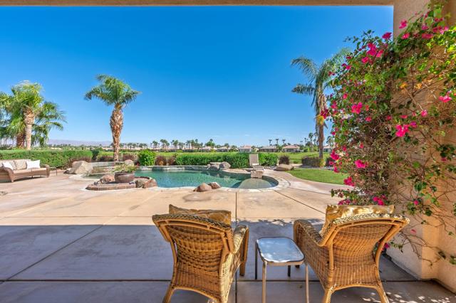 51686 Via Sorrento, La Quinta CA: https://media.crmls.org/mediaz/51827451-7e62-41ef-8752-3172b2268887.jpg