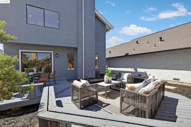 2863 El Capitan Dr, Pleasanton CA: https://media.crmls.org/mediaz/518288f6-e486-41b8-b4f3-b493d24af824.jpg