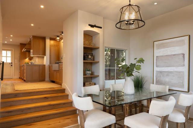 4 Oak Knoll Way, Carmel CA: https://media.crmls.org/mediaz/51829c16-2718-42dc-9e23-0d4e26be493c.jpg
