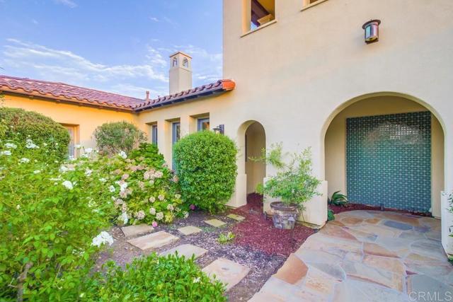 8308 Top O The Morning Way, San Diego CA: https://media.crmls.org/mediaz/5183b31e-20a3-4013-9b4d-ba816d1856db.jpg