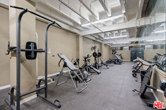 312 W 5th Street, Los Angeles CA: https://media.crmls.org/mediaz/5183bc17-25b0-4b64-bb28-543e68376a82.jpg