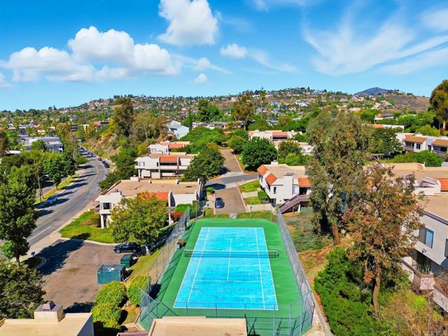 6615 Reservoir Court, San Diego CA: https://media.crmls.org/mediaz/5183df1b-24be-4631-96d1-f0d6b044ecef.jpg