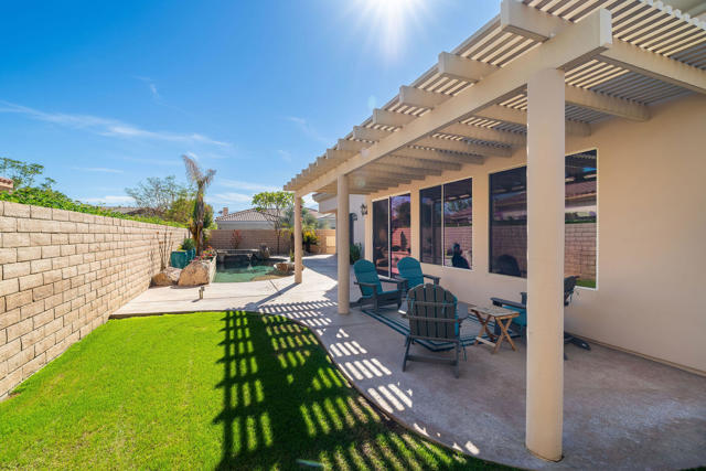 Image 17 of 22 For 49590 Loren Court