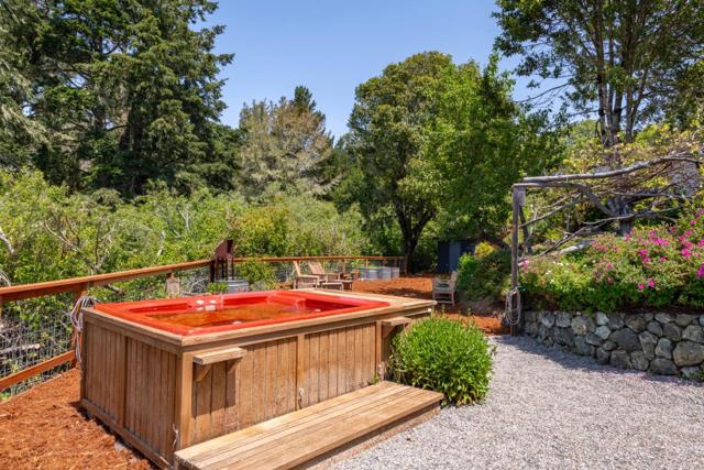 18050 Highway 1,  CA: https://media.crmls.org/mediaz/5184030a-dd68-4170-b66a-59086d5d941f.jpg